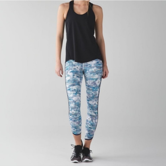 Lululemon Real Quick Tight Blurry Belle Multi Hero Blue, Size 12 - Picture 4 of 16